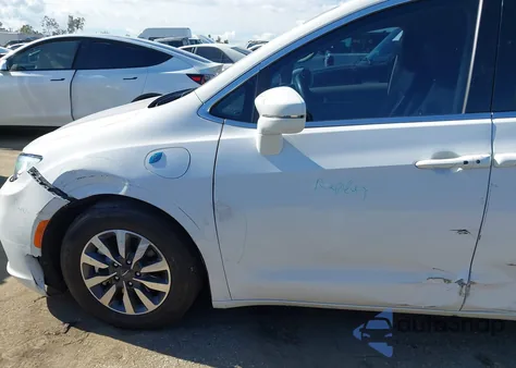 2022 Chrysler Pacifica Hybrid Touring L from USA, damaged, VIN 2C4RC1L76NR205543